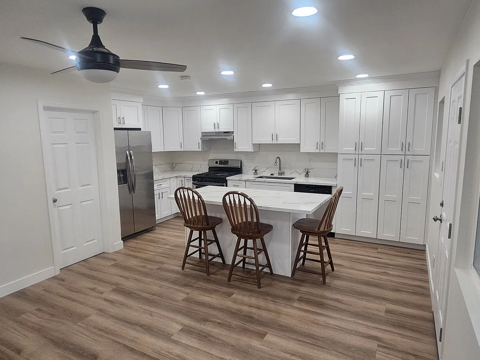 1 bed, 500 sqft, $1,850 — Photo 2