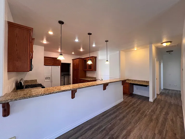 524 Discovery Dr — Photo 2