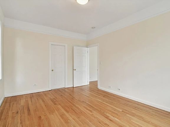 5th image of 218 W 10th St APT 4E