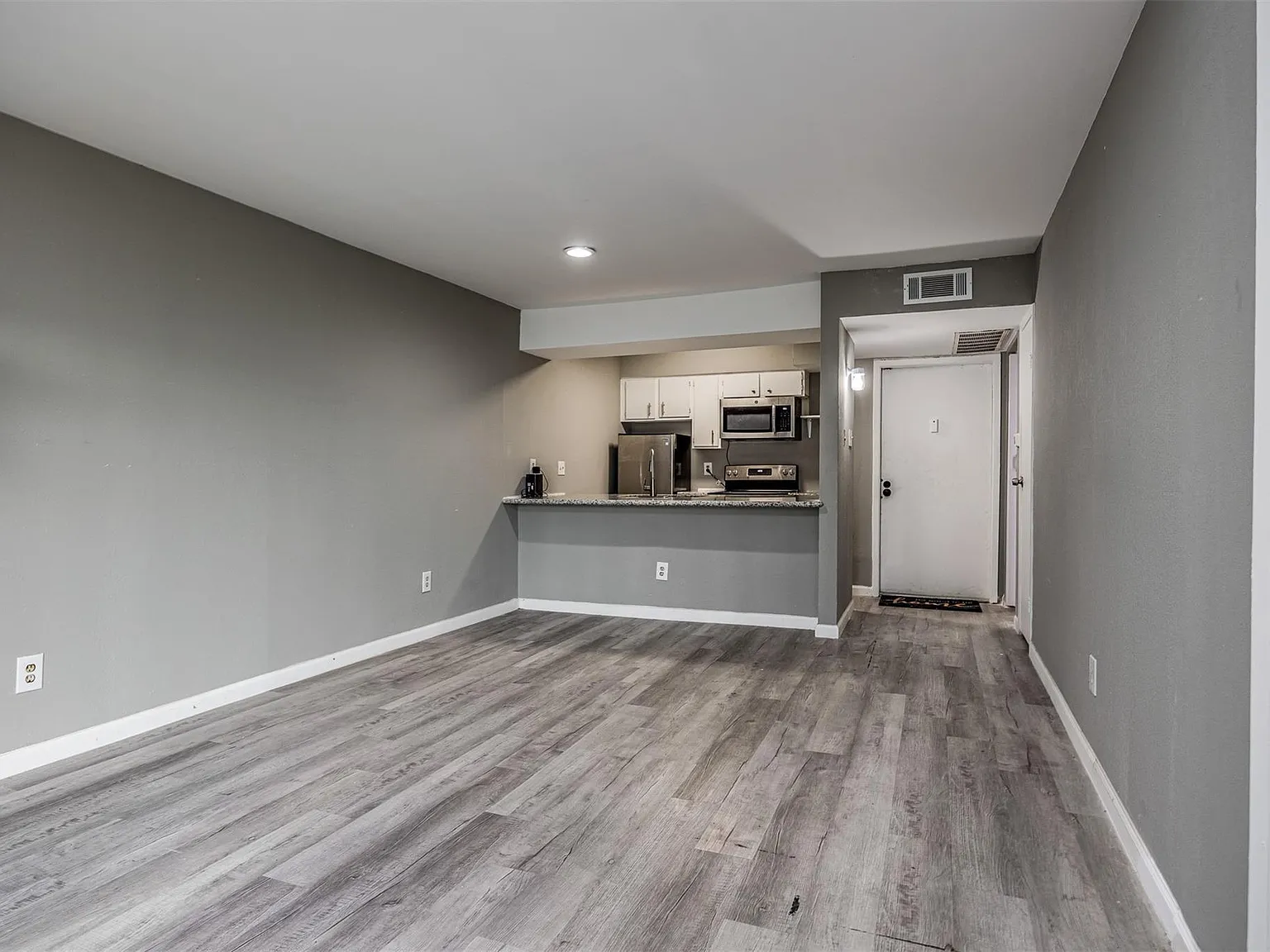 1 bed, 1.0 bath, 713 sqft, $999 — Photo 4