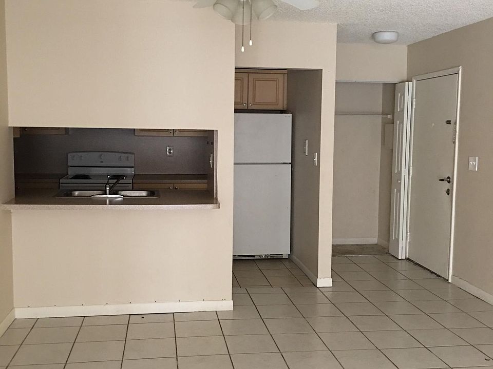 1st image of 450 W Park Dr