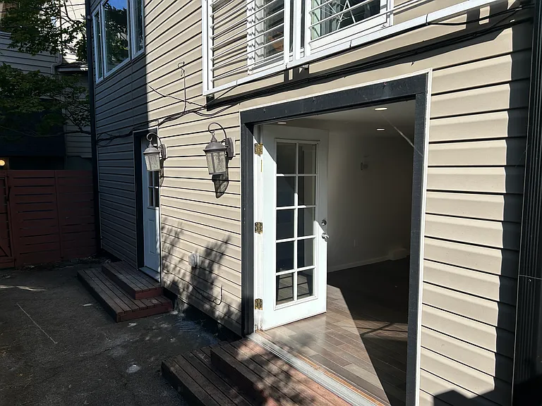 2319 Boylston Ave E #A — Photo 3