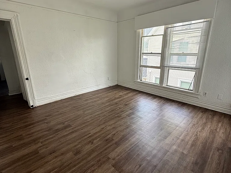 1534 2nd Ave SE #D — Photo 3