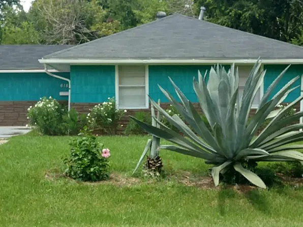 618 Azalea Dr, La Marque, TX 77568