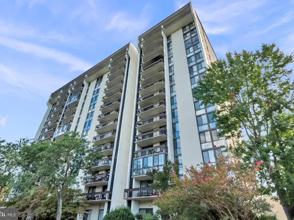 5300 Holmes Run Pkwy APT 815, Alexandria, VA 22304