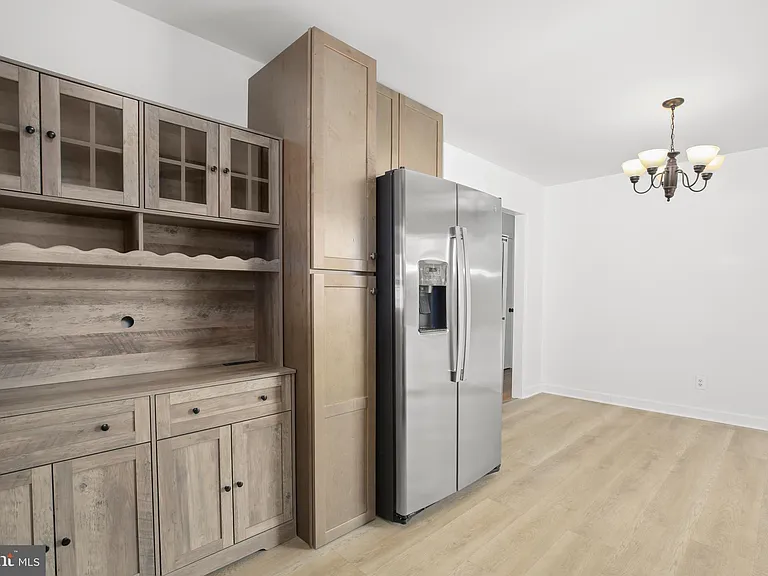 803 Grafton St — Photo 12
