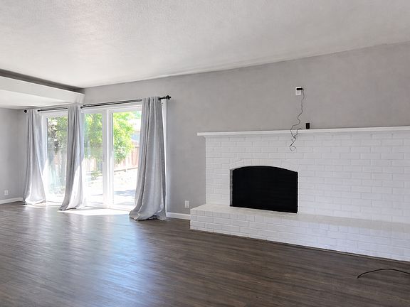 2nd image of 426 E Robinhood Dr