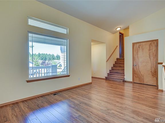 5th image of 397 NW Cherry Hill Loop