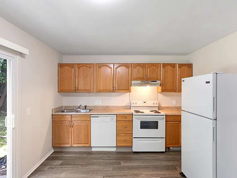 12513 Church St — Photo 25