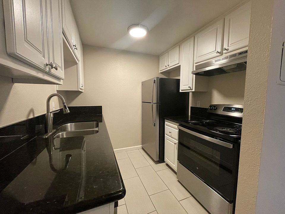1st image of 2113 O St #6