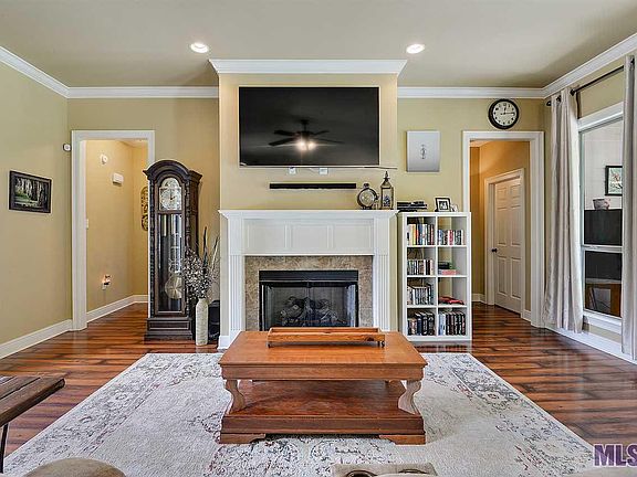 4th image of 4851 Harbor Ln