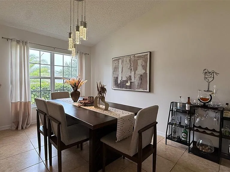 1381 Fallwood Dr — Photo 5