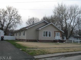 419 S Elm St, Clinton, IL 61727