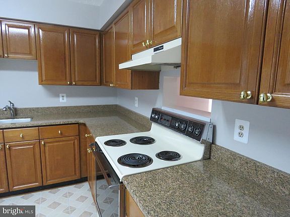 5th image of 5811 Walden Commons Ct #125