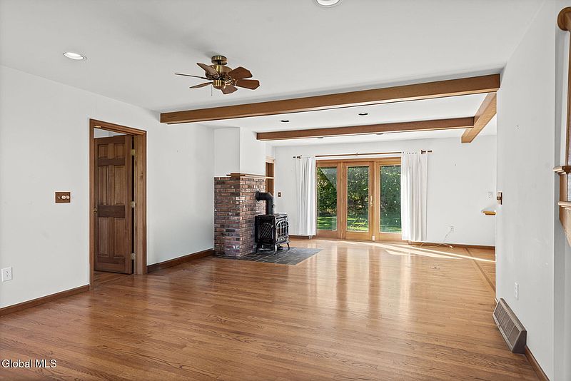 5th image of 5525 Mack Road