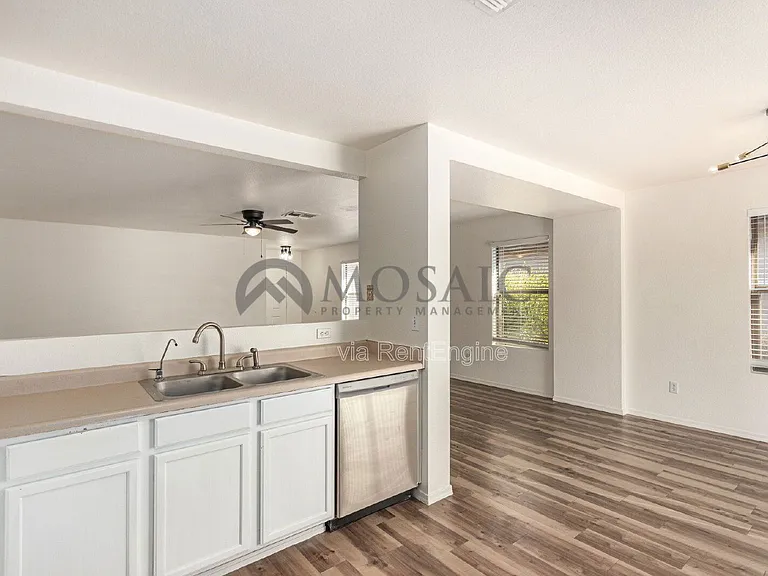 15667 W Port Au Prince Ln — Photo 13