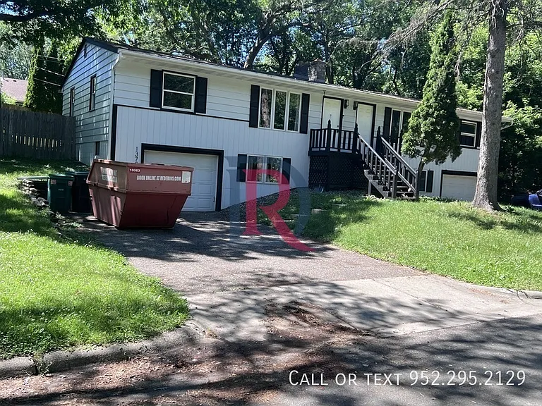 13702 Country Ln — Photo 2
