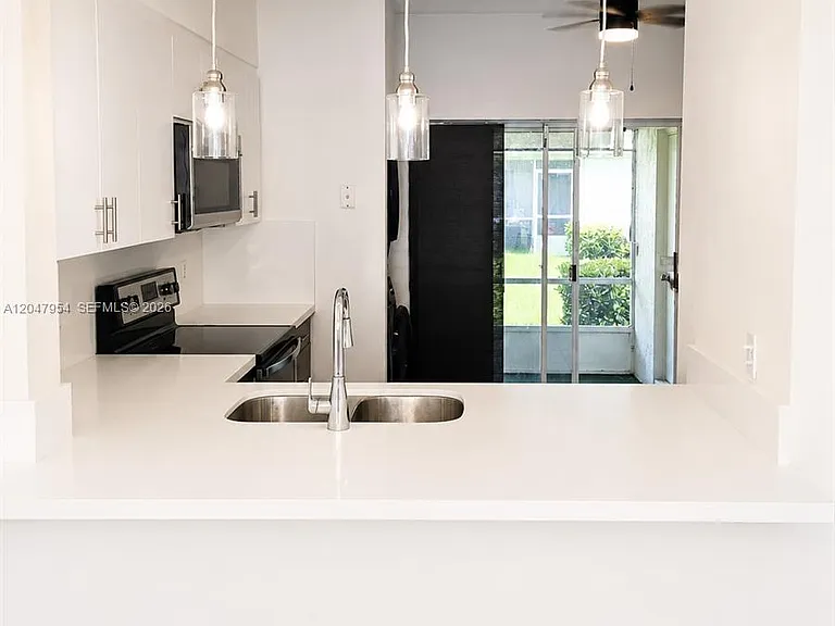 3 Whitehead Cir #3 — Photo 9