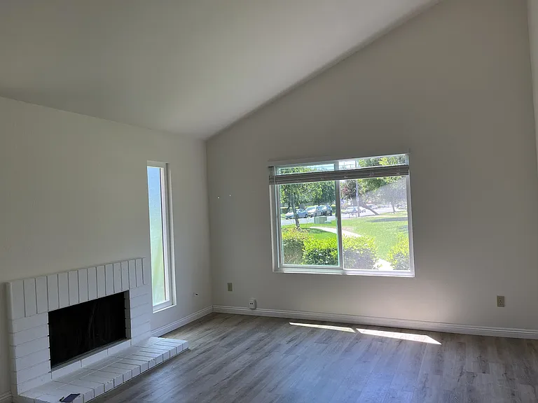 10543 Caminito Glenellen — Photo 3