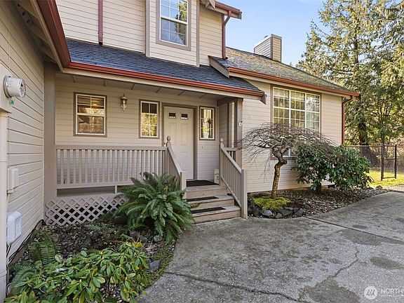 2nd image of 4423 81st Avenue SW