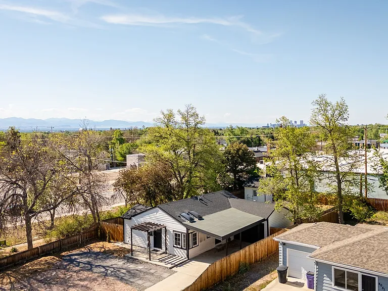 4001 E Cornell Ave — Photo 34