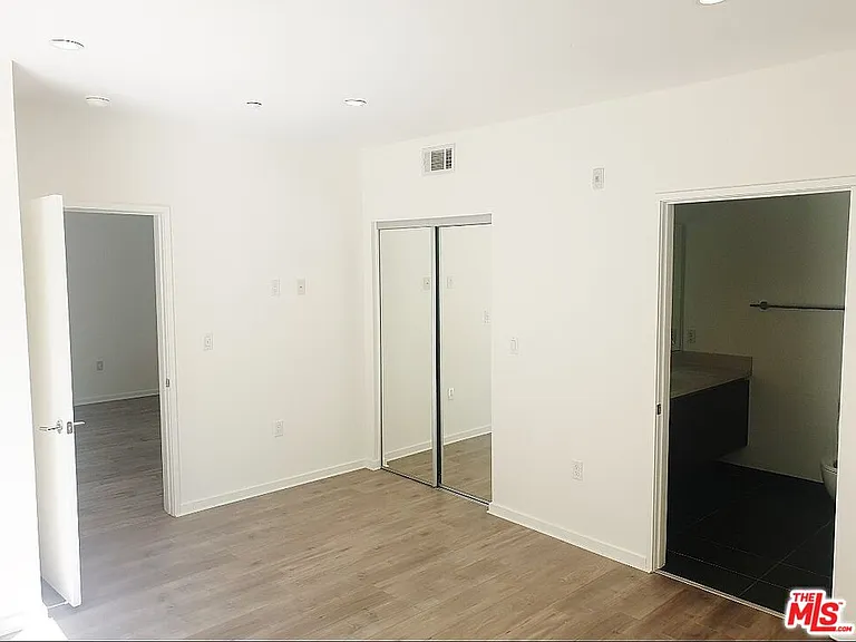 1611 S Beverly Glen Blvd #3C — Photo 9