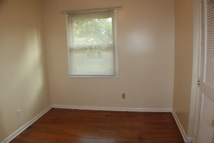 409 Willow Ave — Photo 2