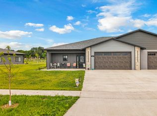 1707 18th St N, Aberdeen, SD 57401