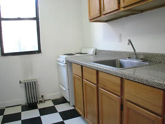 Rented by Concept Real Estate Group | media 4