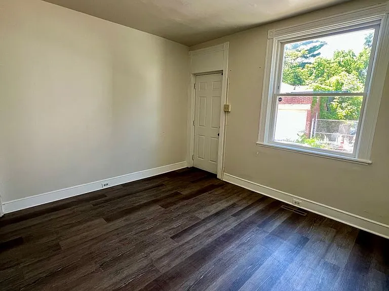 538 Lafayette St — Photo 3