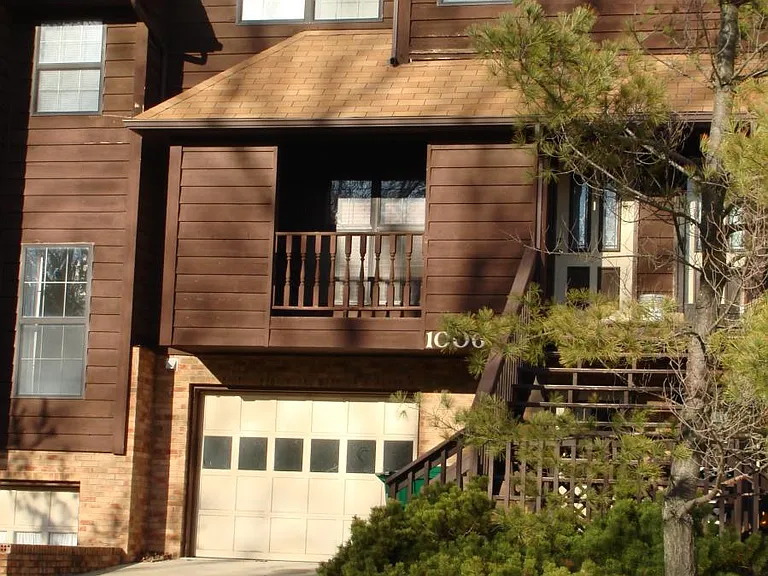 Outside of 1006 Maces Grove