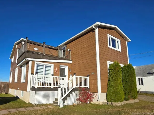 341 Vimy St, Dalhousie, NB E8C 2V9