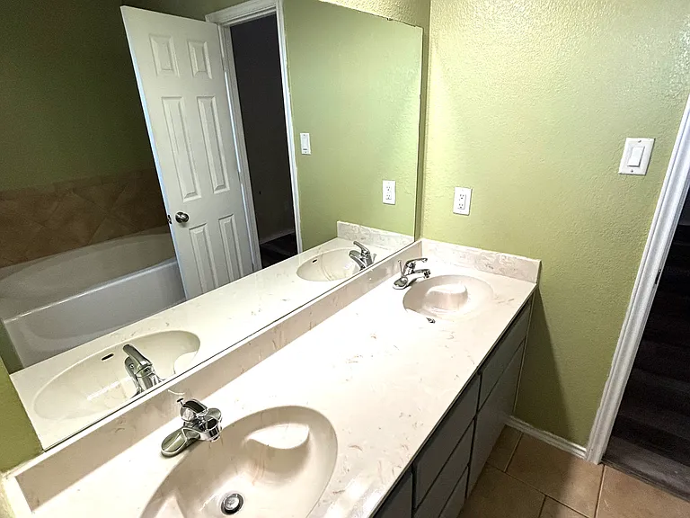 1205 Marlee Cir — Photo 23