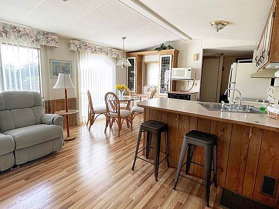 4th image of 25721 Lilac Ct #L-002