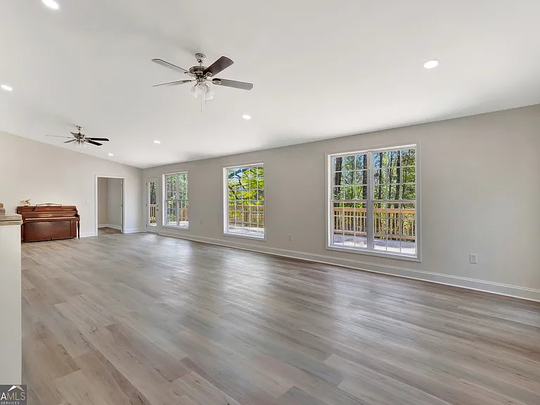 140 Mary Freeman Rd — Photo 45