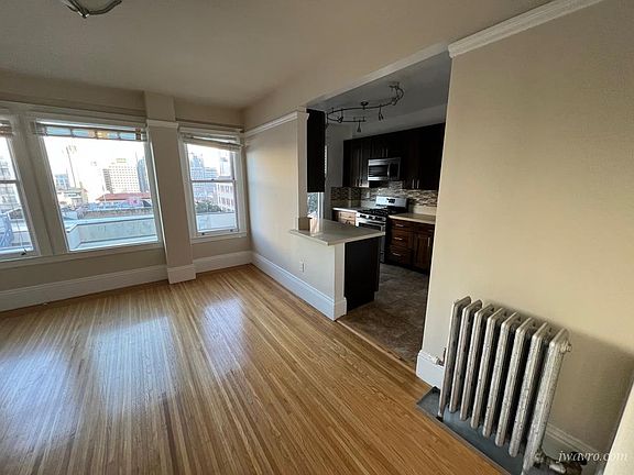 3rd image of 1000 Powell St APT 21