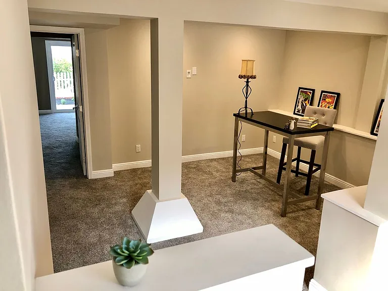 730 Myra Way — Photo 29