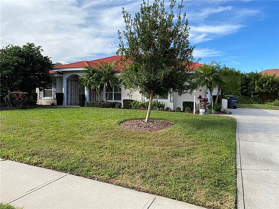 2nd image of 522 Clubhouse Dr