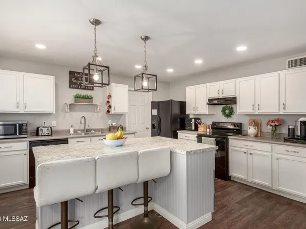 8449 E Hodgman Pl, Tucson, AZ 85747