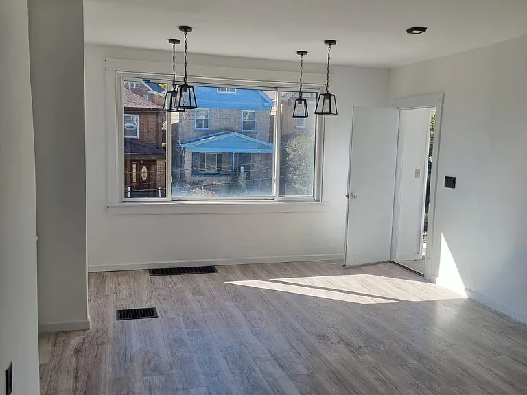 2811 Brentwood Ave — Photo 2