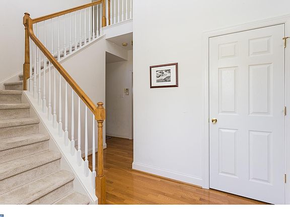 3rd image of 277 Hidden Creek Dr