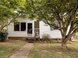 38 Ames St, Seneca, SC 29678