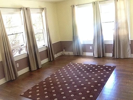 3rd image of 421 E 1st St #1