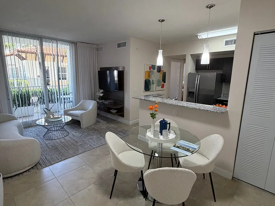 8435 NW 34th Ter