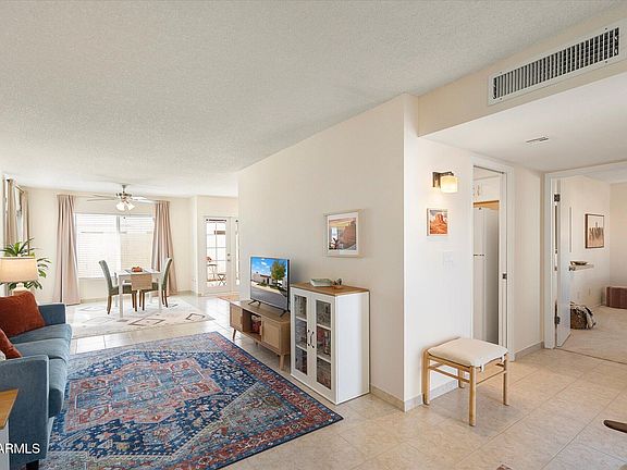 5th image of 1007 E VILLA MARIA Drive