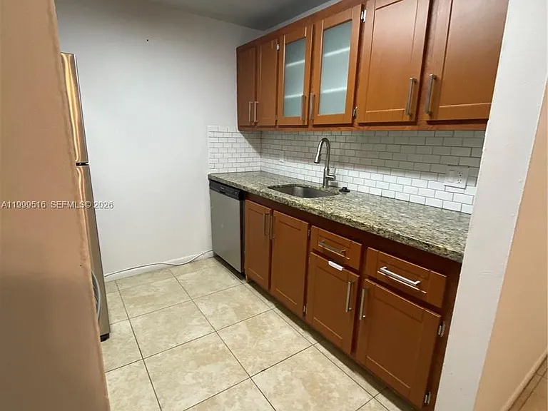301 SW 135th Ave #C209 — Photo 4