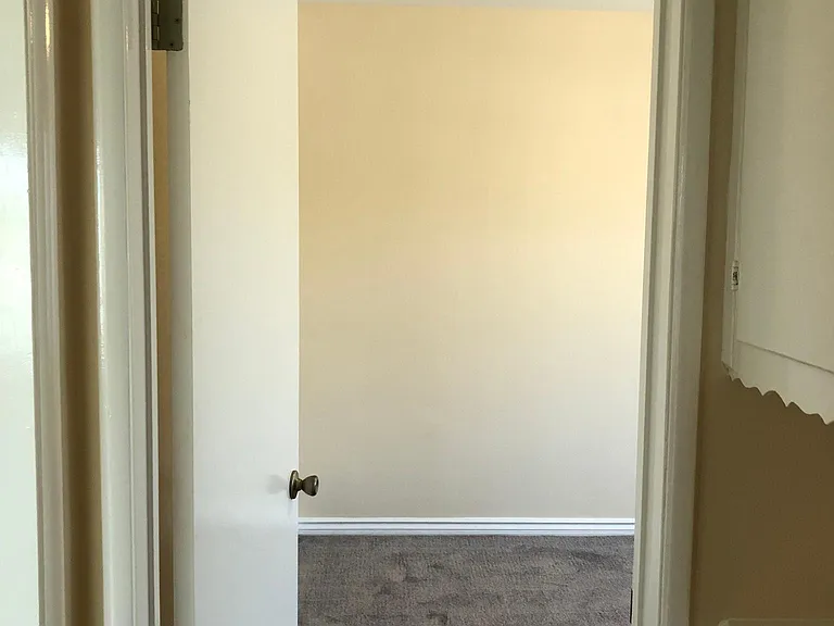 2502 W Via Corona #1/2 — Photo 40