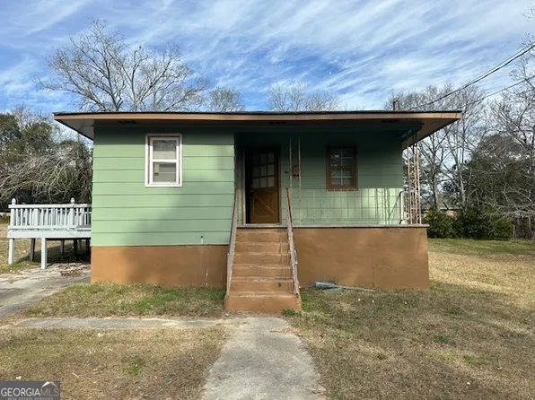 1074 Dennis St, Macon, GA 31217
