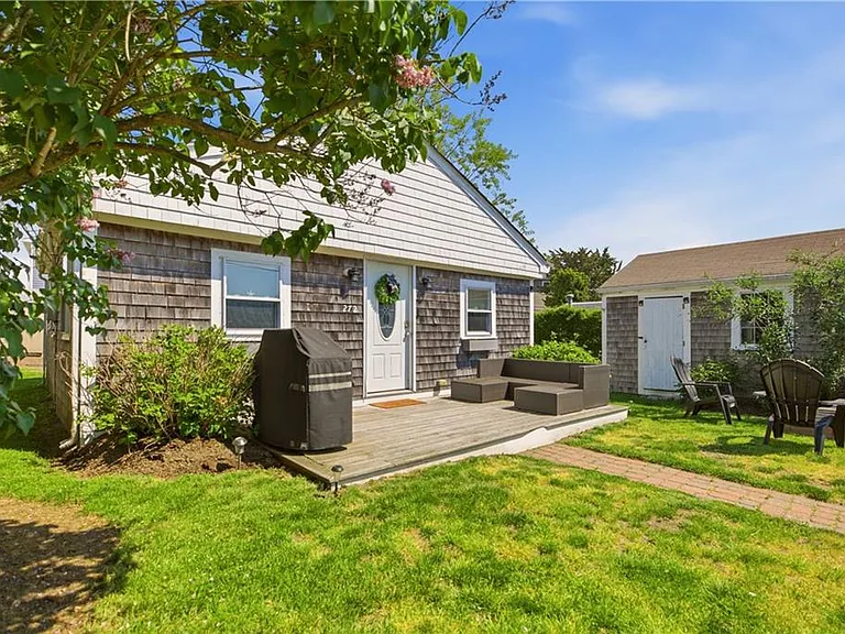 272 Riverside St — Photo 6