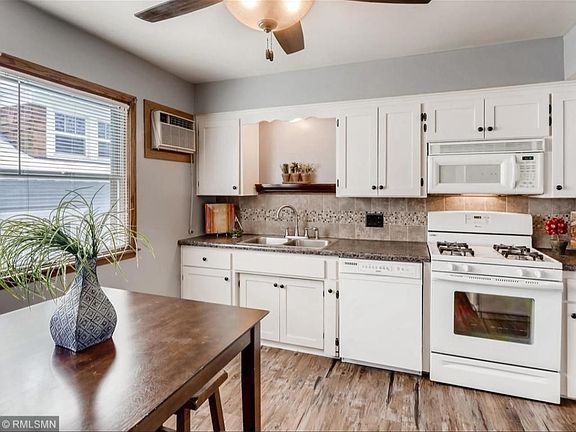 3rd image of 136 7th Ave S #2